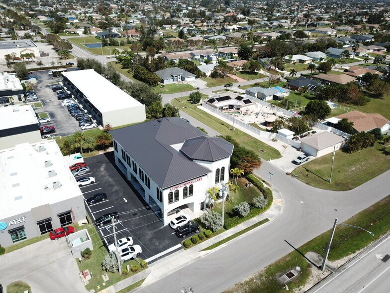 More Photos Of 2534 SE Santa Barbara Pl, Cape Coral Medical For Sale