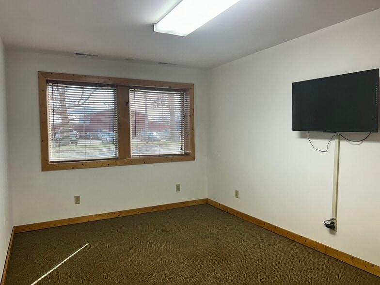 More Photos Of 15096 Us Highway 131 S, Schoolcraft Auto Dealership For Sale