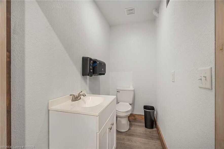 More Photos Of 209 S Broadway St, Stigler Flex For Sale