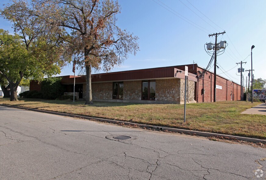 Primary Photo Of 2201 S Rosedale Ave, Tulsa Manufacturing For Sale