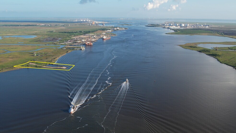 More Photos Of 9080 S 1st St, Sabine Pass Land For Sale