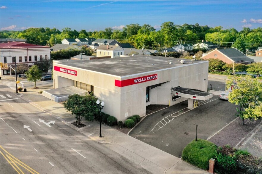 More Photos Of 201 E Market St, Smithfield Bank For Sale