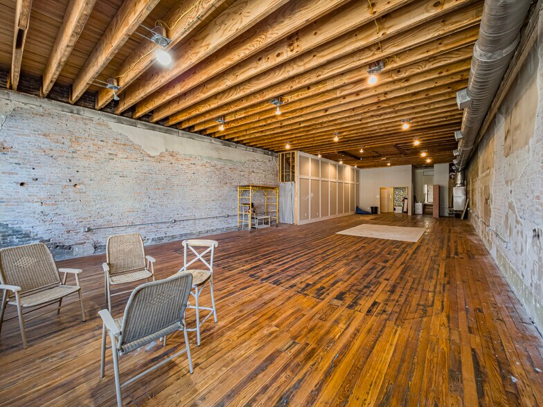 More Photos Of 134 N Patterson St, Valdosta Storefront Retail Office For Sale