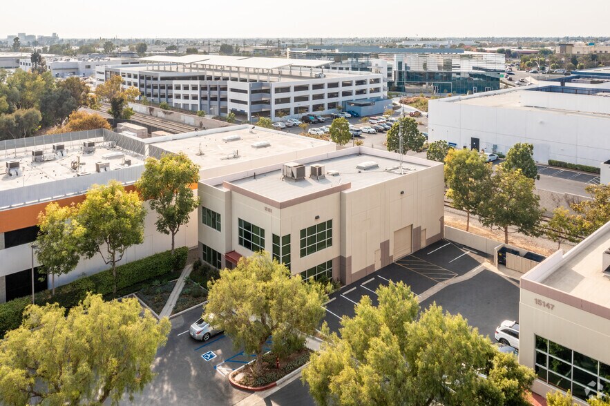 More Photos Of 15151 Woodlawn Ave, Tustin Research And Development For Lease