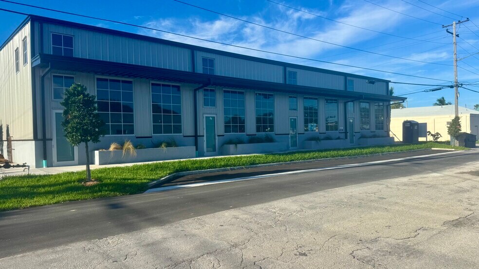 More Photos Of 301 Florida Ave, Fort Pierce Flex For Lease