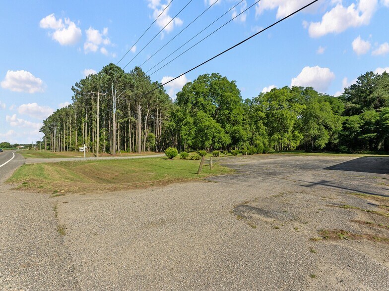More Photos Of 15242 General Puller Hwy, Hardyville Freestanding For Sale