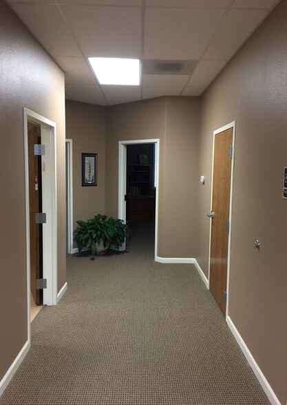 More Photos Of 5030 Edison Ave, Colorado Springs Medical For Lease