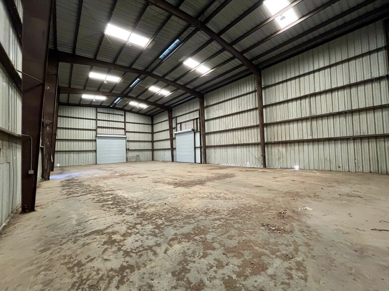 More Photos Of 11910 E Iron King Rd, Humboldt Warehouse For Lease