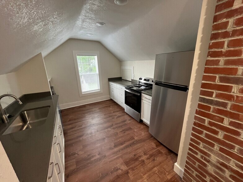 More Photos Of 912 Indiana St, Lawrence Apartments For Sale