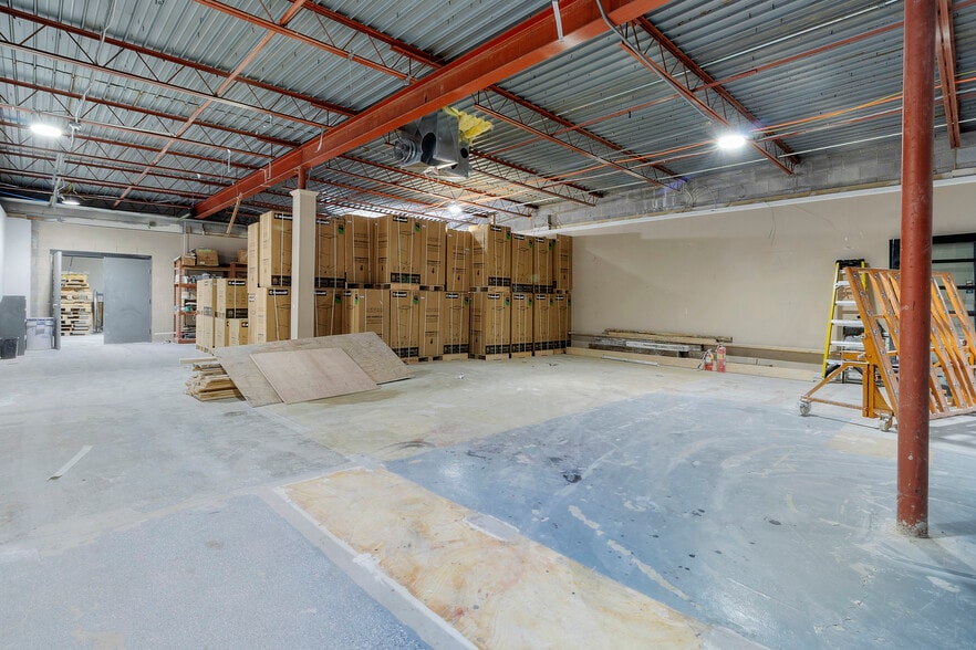 More Photos Of 6609 E 82nd St, Indianapolis Storefront Retail Office For Sale