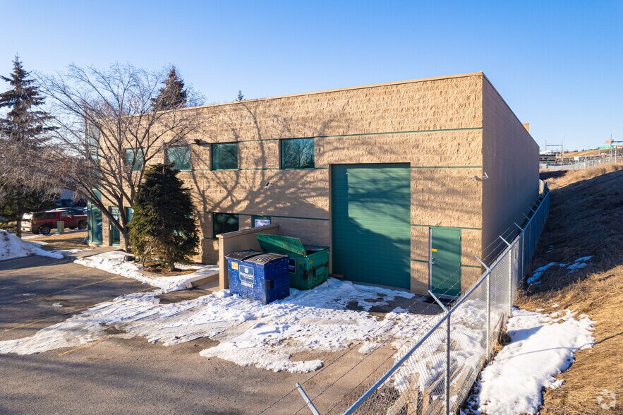 More Photos Of 6325-6335 10th St SE, Calgary Office For Lease