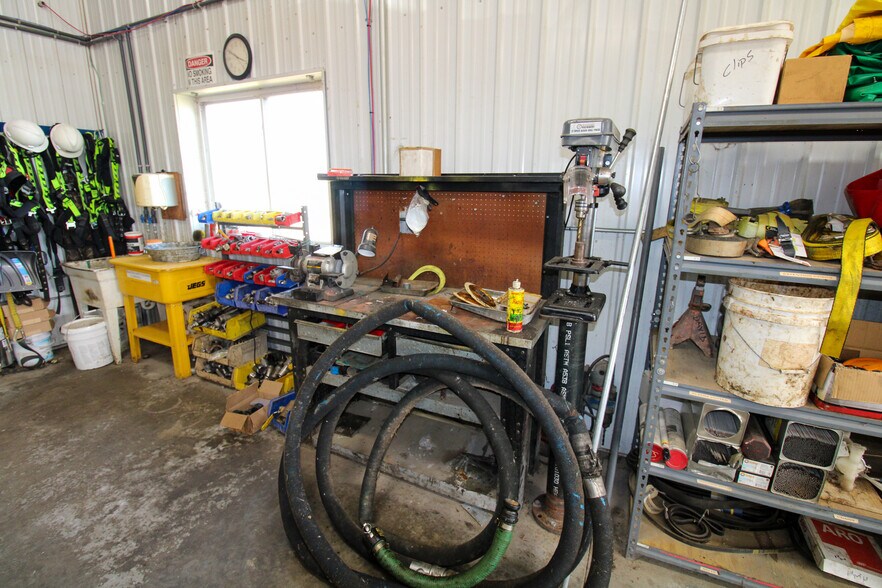 More Photos Of 5640 44th Ave S, Clinton Industrial For Sale