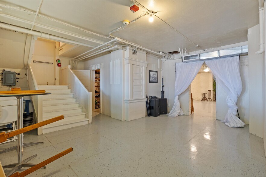 More Photos Of 909 Jefferson St, Red Bluff Specialty For Sale