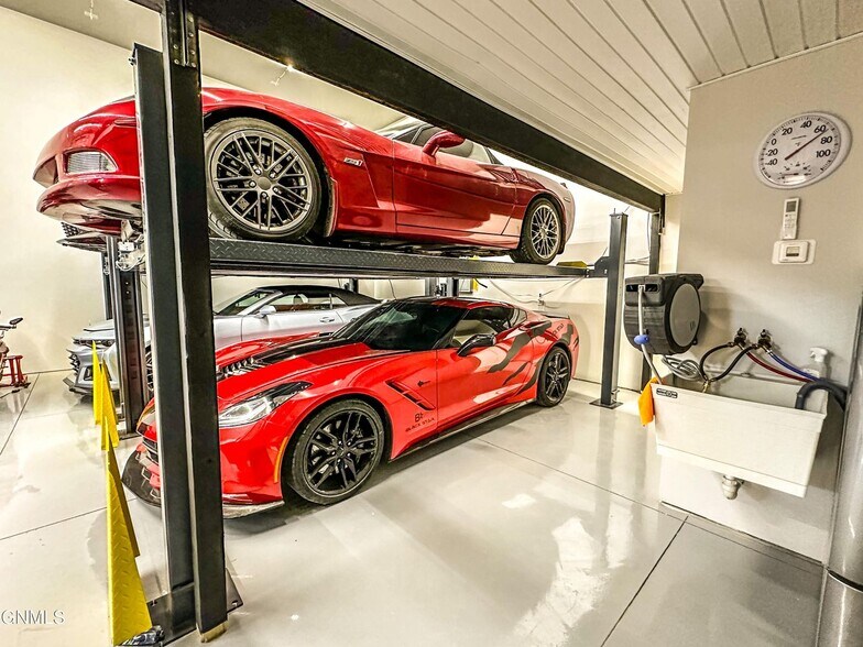 More Photos Of 1409 Lockheed Dr, Bismarck Warehouse For Sale