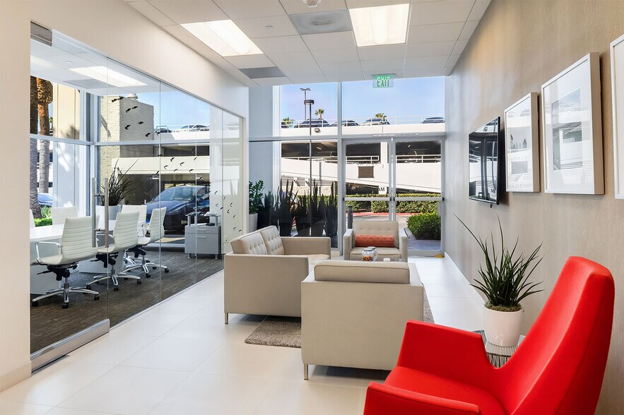 More Photos Of 500 S Main St, Orange Office For Sale