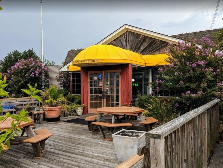 Primary Photo Of 14442 Solomons Island Rd, Solomons Restaurant For Lease