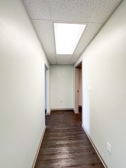 More Photos Of 3809 Sullivan St, Madison Medical For Lease