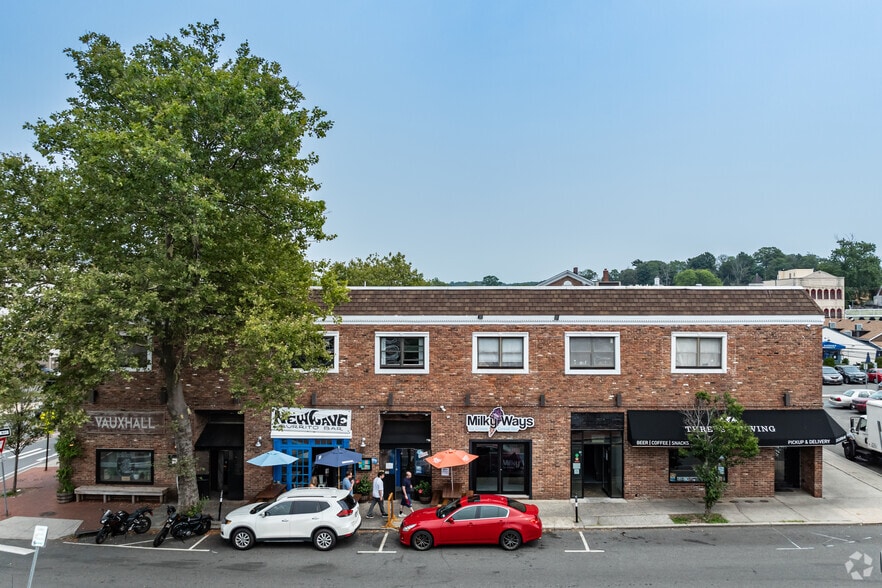 More Photos Of 50 Gerard St, Huntington Storefront Retail Office For Lease