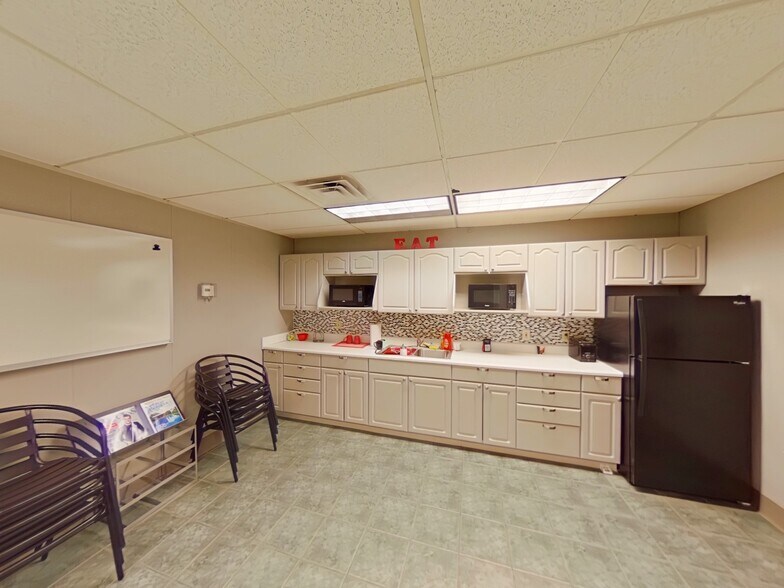 More Photos Of 113 Cumberland Ave, Madison Loft Creative Space For Sale