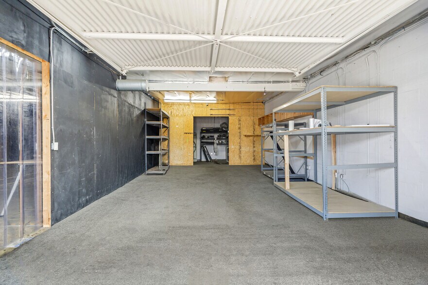 More Photos Of 315 S Flower St, Burbank Warehouse For Lease