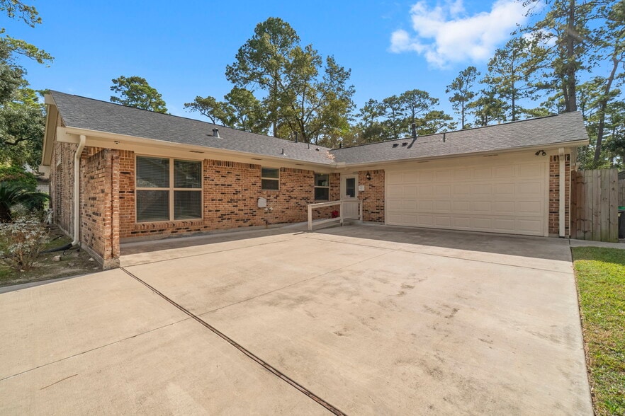 More Photos Of 1930 River Falls Dr, Kingwood Assisted Living For Sale