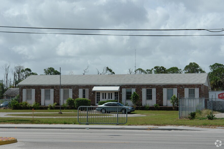 More Photos Of 5501 Orange Ave, Fort Pierce Light Distribution For Sale