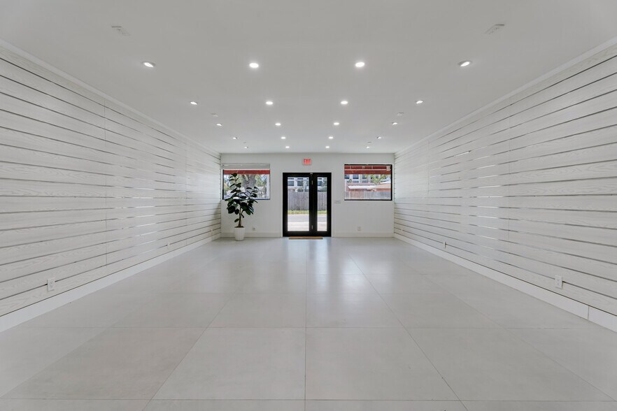 More Photos Of 126 NE 1st Ave, Dania Beach Office For Sale