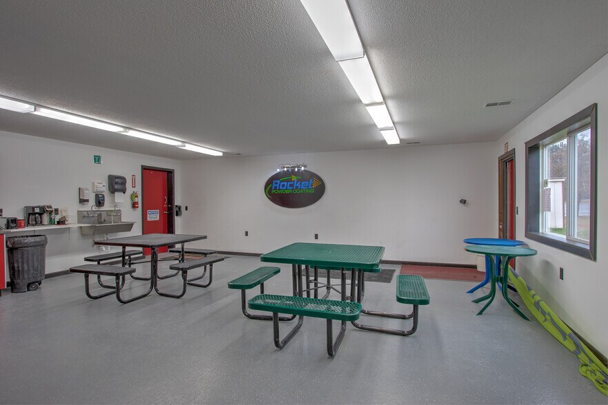 More Photos Of 106 Dunn Ave N, Hinckley Industrial For Sale