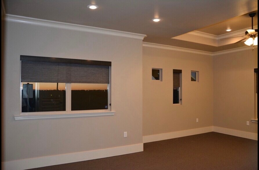 More Photos Of 13037 Quaker Ave, Lubbock Office For Sale