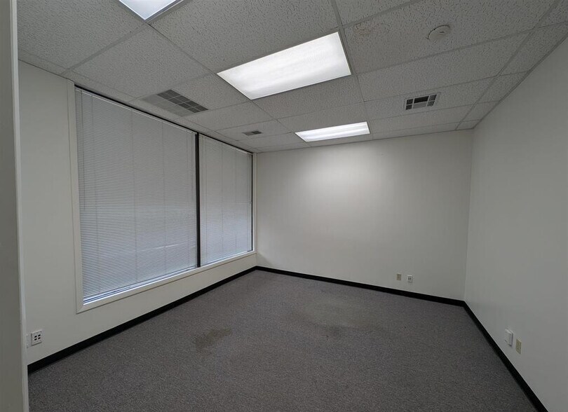 More Photos Of 7501 N University St, Peoria General Retail For Lease