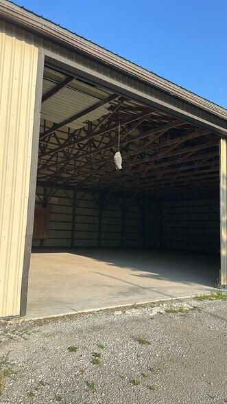 More Photos Of 7076 N 5th Side Rd, Innisfil Warehouse For Lease