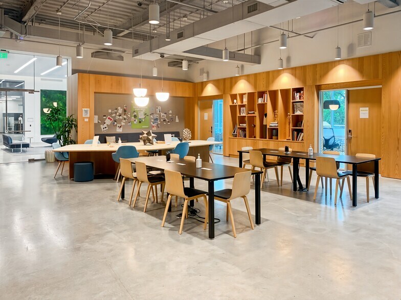 More Photos Of 3401 Mallory Ln, Franklin Coworking Space