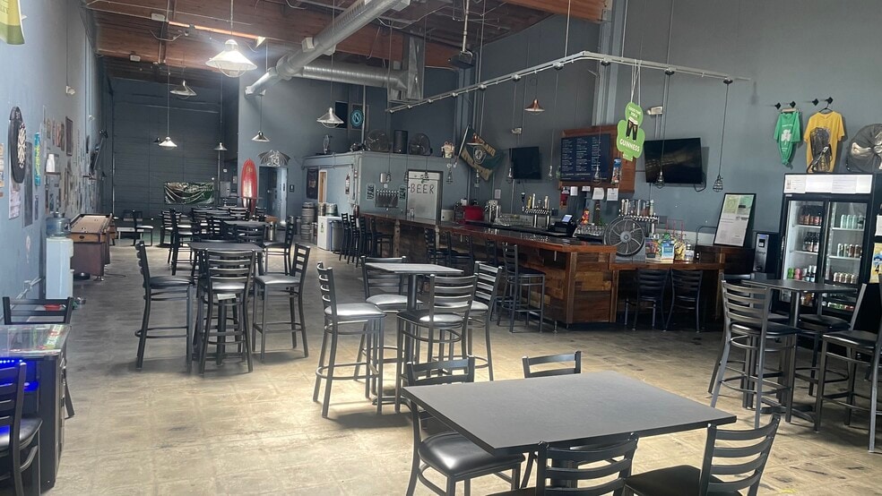 More Photos Of 7022-7046 Village Pky, Dublin Freestanding For Lease
