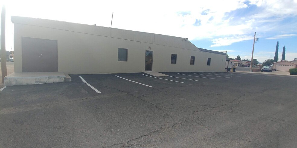 More Photos Of 2601 N Stockton Hill Rd, Kingman Office For Lease