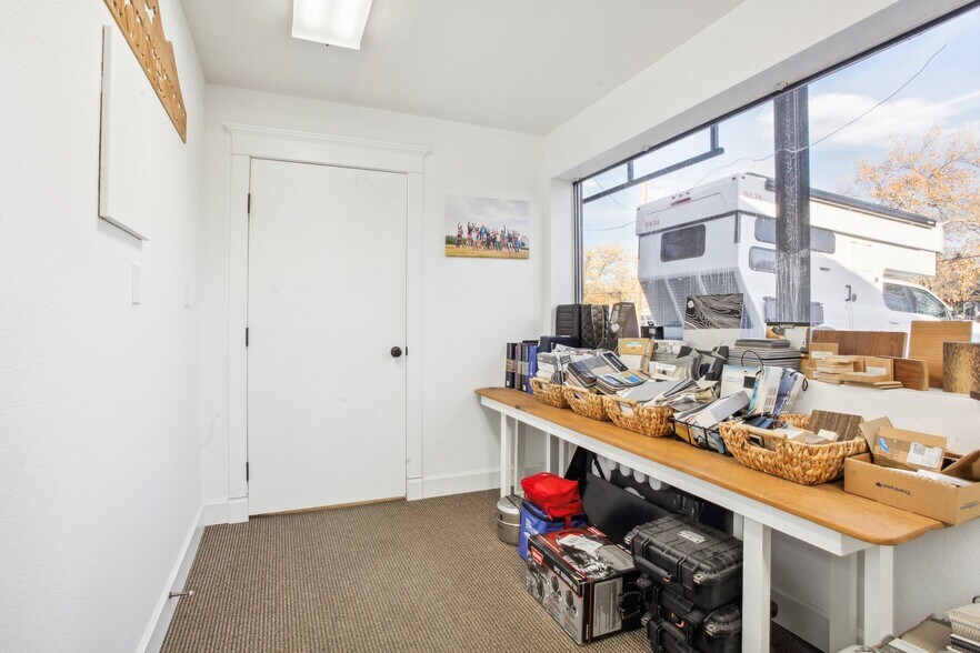 More Photos Of 711 S Bowen St, Longmont Warehouse For Lease