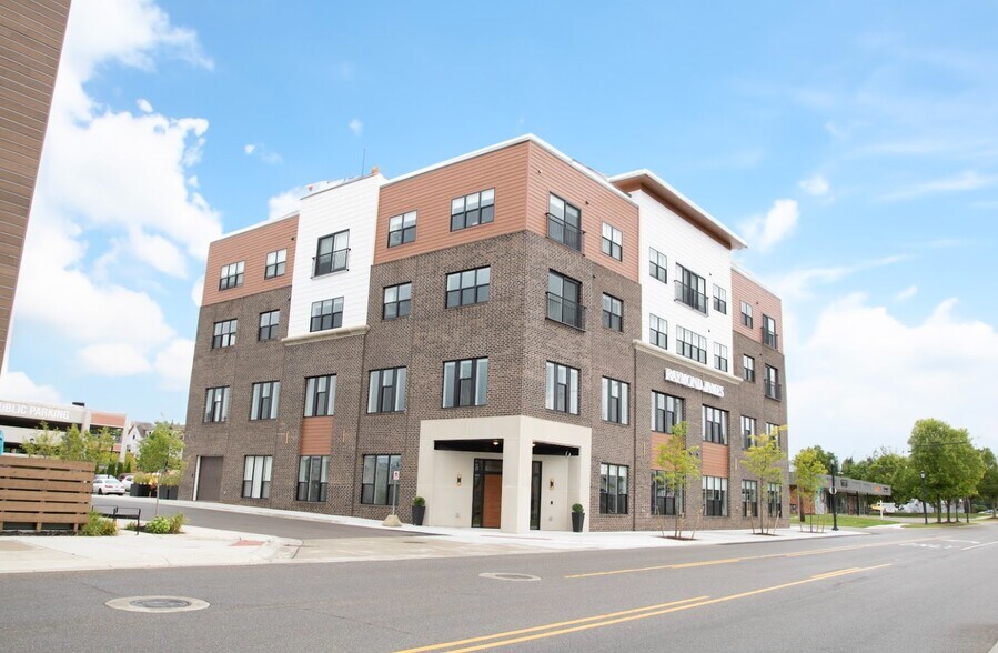 More Photos Of 27 S Squirrel Rd, Auburn Hills Coworking Space