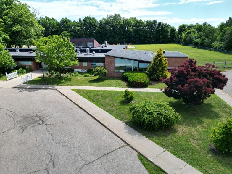 More Photos Of 11218 N Linden Rd, Clio Schools For Sale
