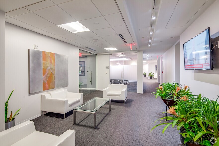 More Photos Of 2101 L St NW, Washington Office For Lease