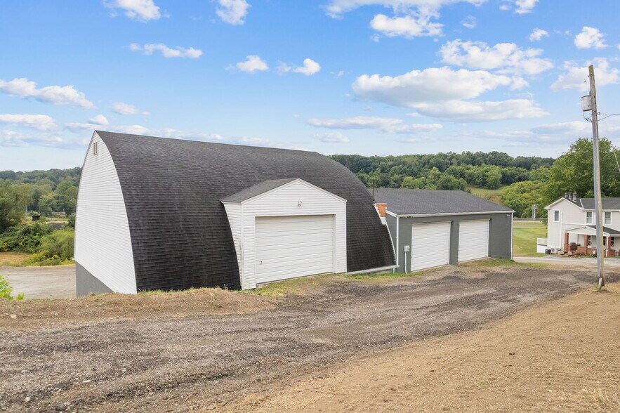 More Photos Of 797 Carlton Dr, Bentleyville Service For Lease