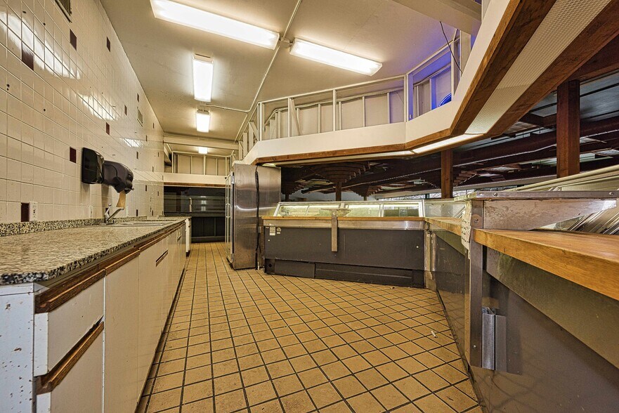 More Photos Of 80 E Main St, Huntington Freestanding For Sale