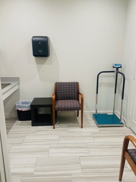 More Photos Of 5830 Collin McKinney Pky, McKinney Medical For Lease