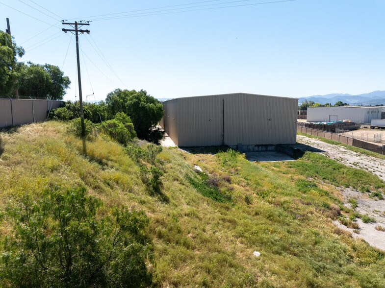 More Photos Of 151-161 Airport Rd, King City Warehouse For Lease