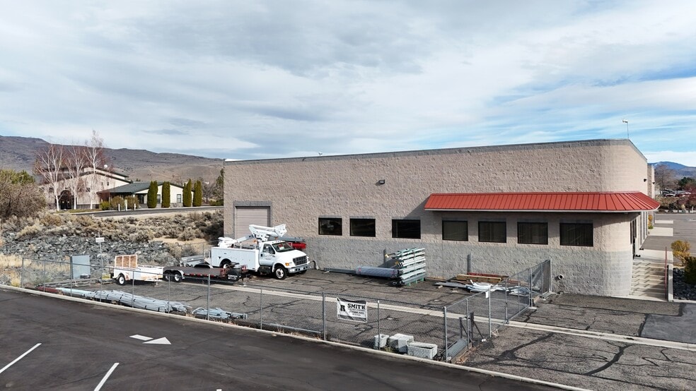 More Photos Of 3370 Executive Pointe Way, Carson City Manufacturing For Lease