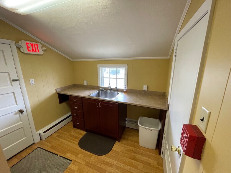 More Photos Of 420 N Spring Garden St, Ambler Office For Lease