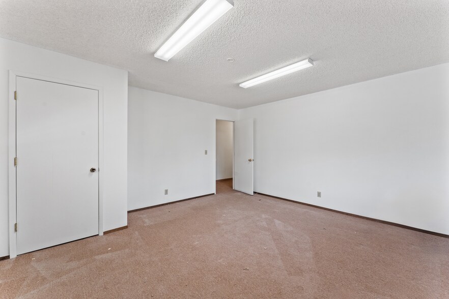More Photos Of 235 W Pueblo St, Reno Research And Development For Sale