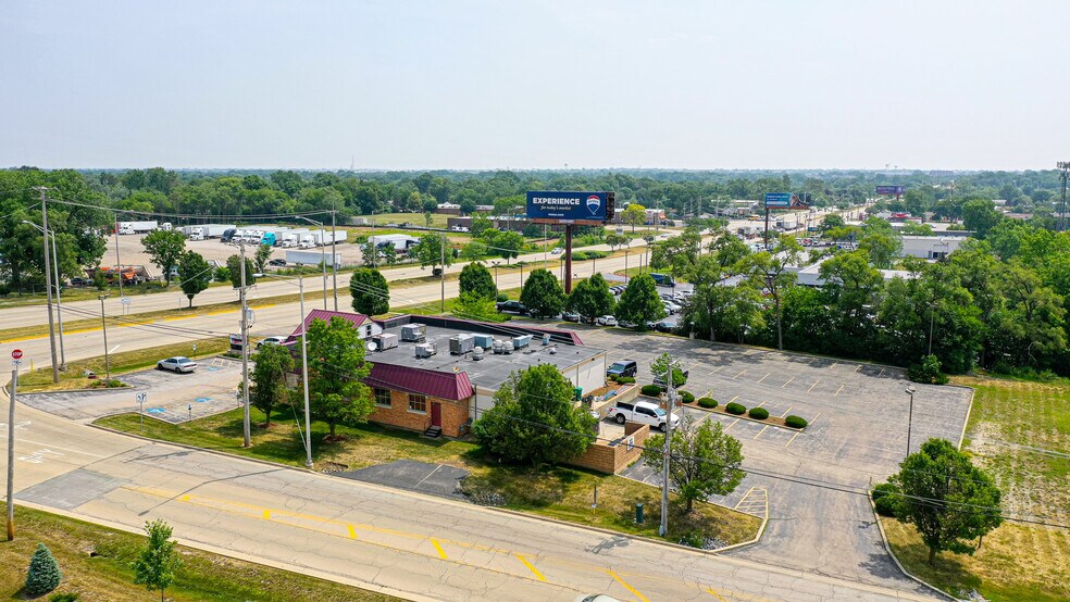 More Photos Of 27W371 North Ave, West Chicago Restaurant For Sale