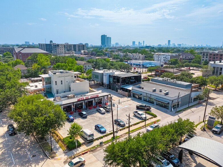 More Photos Of 606 Dennis St, Houston Storefront For Sale