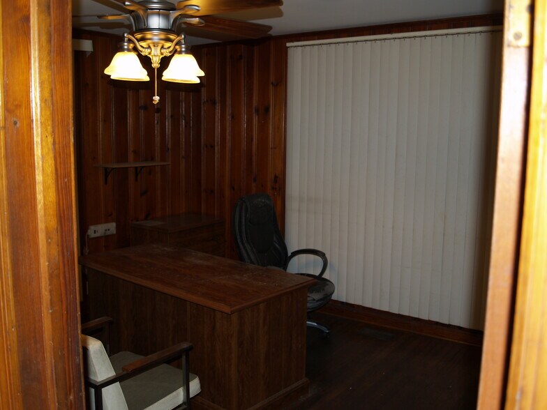 More Photos Of 760 Ledford St SE, Smyrna Warehouse For Sale