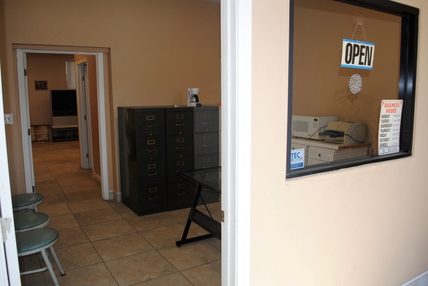 More Photos Of 343 E Market St, Long Beach Restaurant For Lease