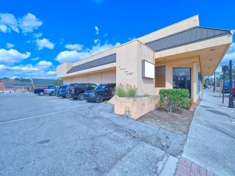 More Photos Of 18 S Main St, Brooksville Office For Lease